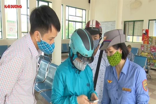 Nhiều khó khăn trong khai báo y tế điện tử bắt buộc đối với hành khách